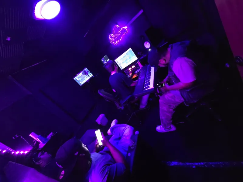 Phones out, the beat running