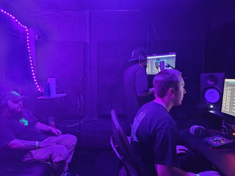 Under the light strip, the session running