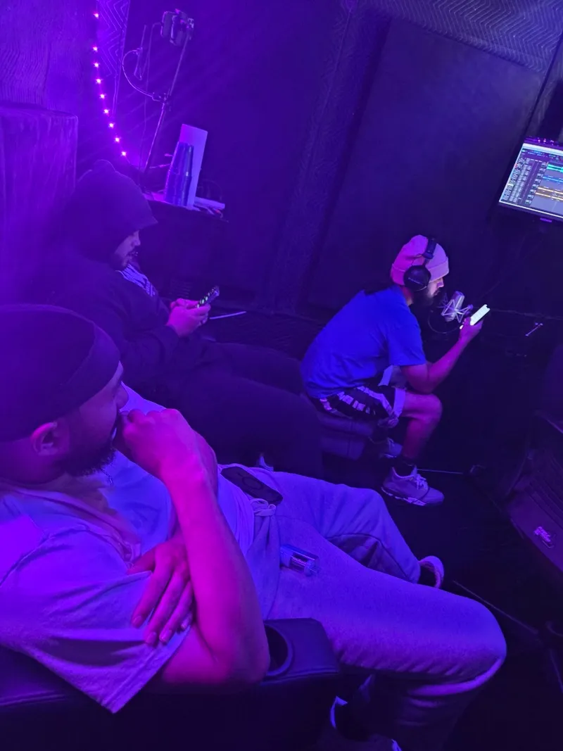 Up on the take, hands going